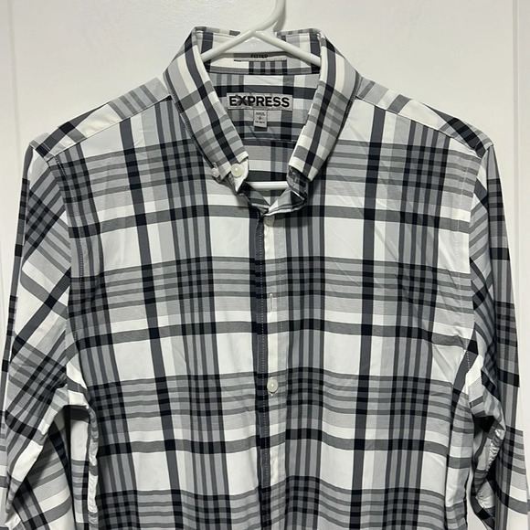 Express Fitted Black and white Plaid Button Down Dress Shirt size Small 14-14.5 - Picture 3 of 7